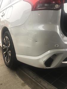 Chips and car paint scratches repaired in Brentwood - before